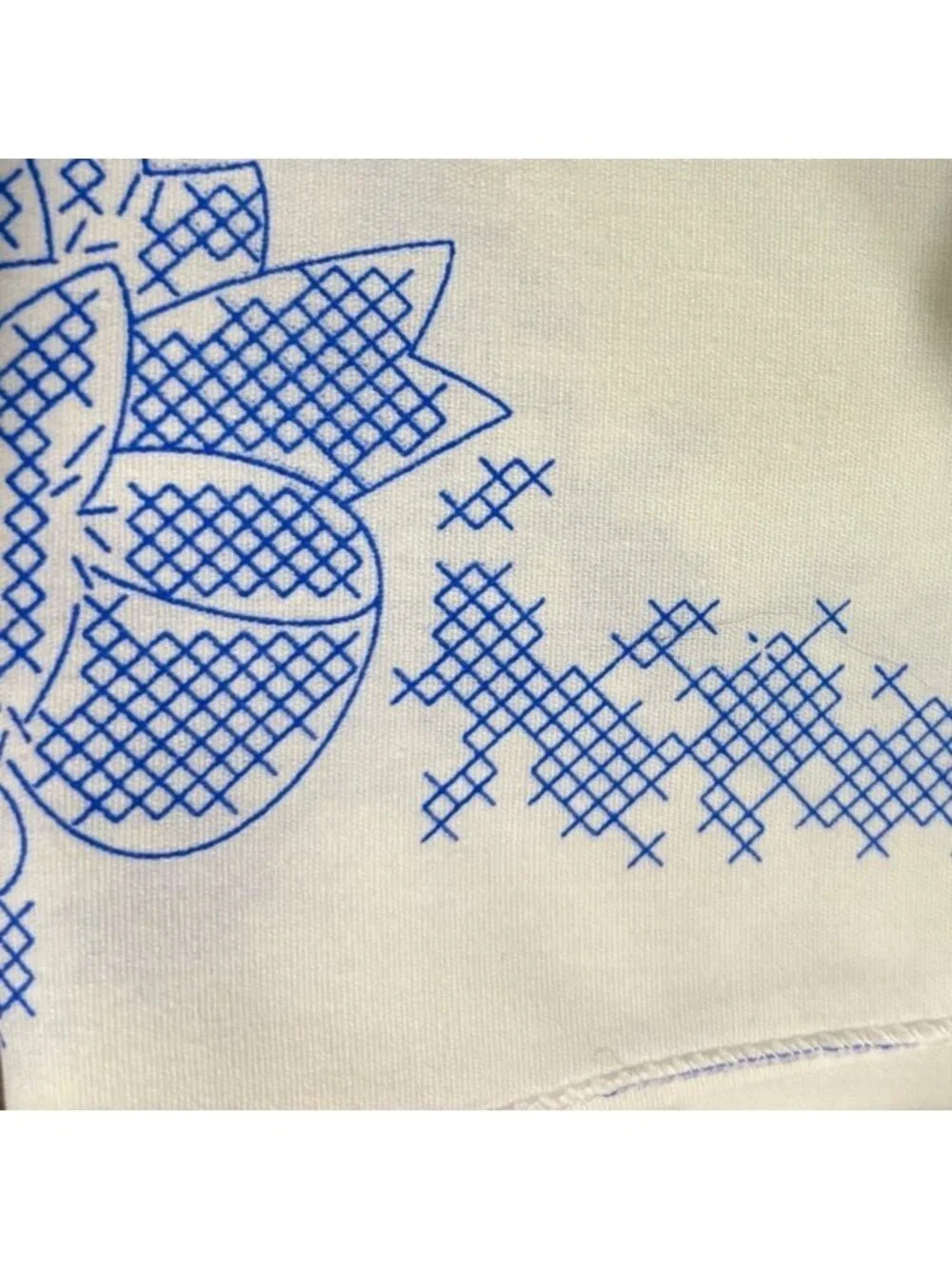 Vintage Perle Edged Dresser Embroidery Scarf Stamped Sleeping CAT DESIGN ONLY